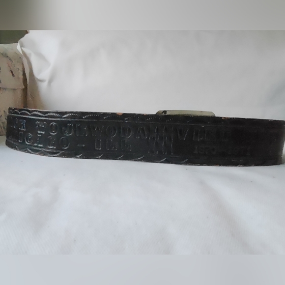 COOL VTG 70S EMBOSSED LEATHER VIETNAM VETERANS BELT CHICAGO NIKEL SILVER BUCKLE - Picture 4 of 13